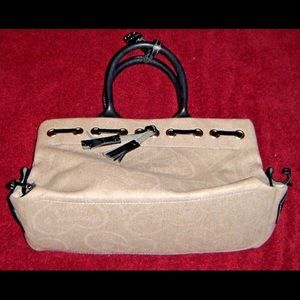 Dooney & Bourke SMALL HEART SIGNATURE TASSEL TOTE